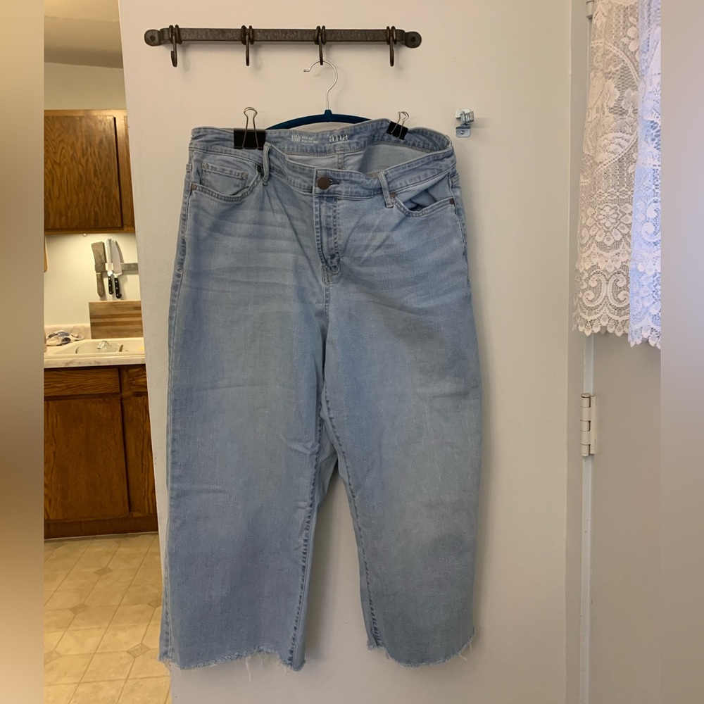 Ana wide leg jeans light blue size 18 raw edge bottom edge cropped length